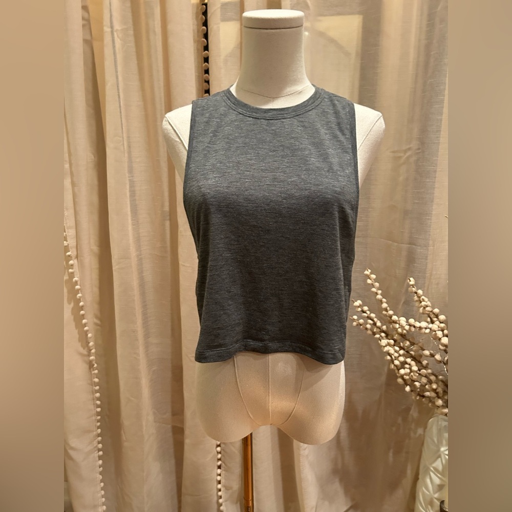 Lululemon gray crop top prima cotton size 4